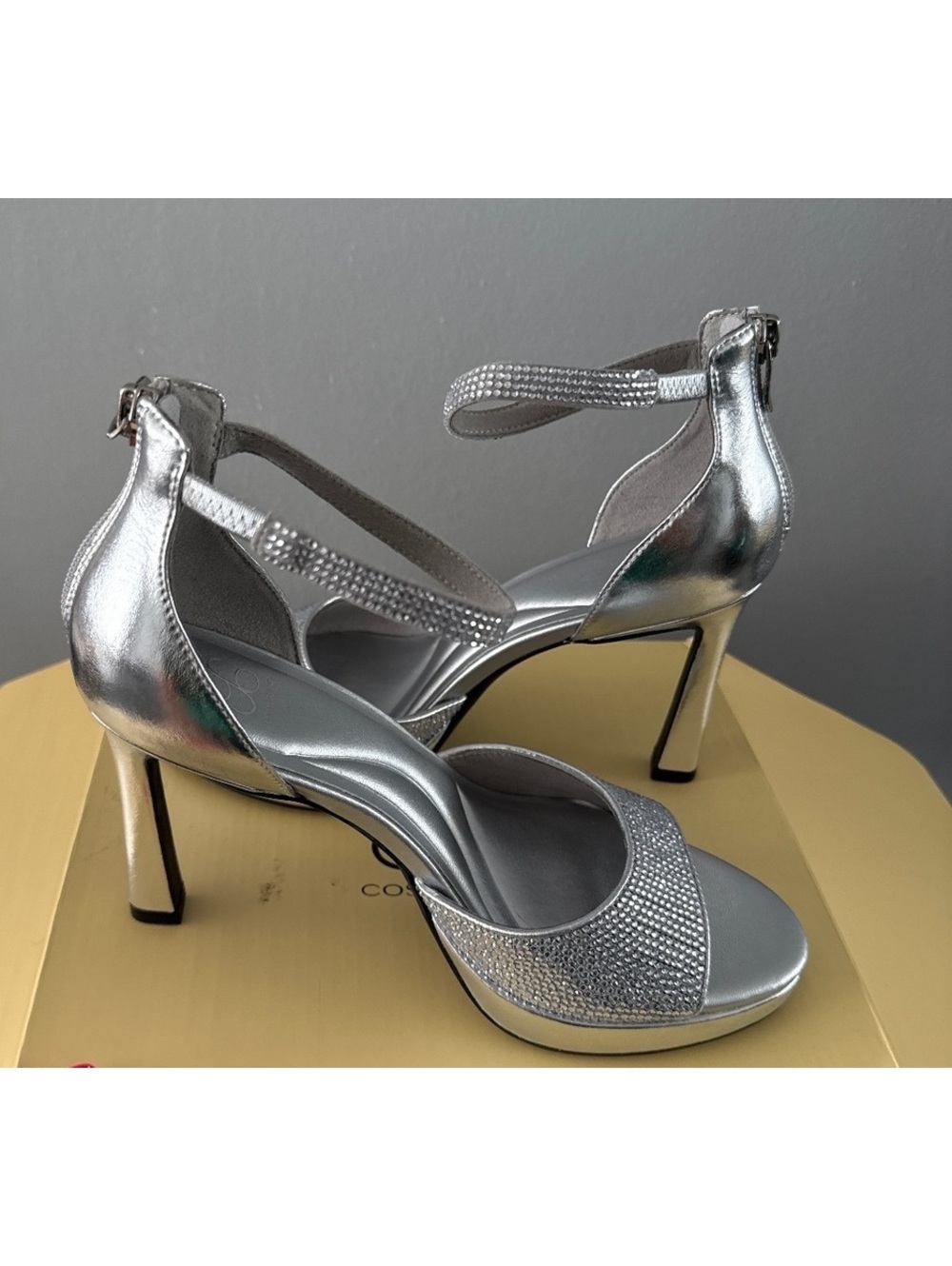 Cosy Island rhinestone Strapped Platform Heeled Sandal NWT size 6